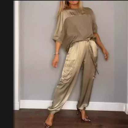 Conjunto de dos piezas de top y pantalón de manga corta de satén liso informal a la moda para mujer