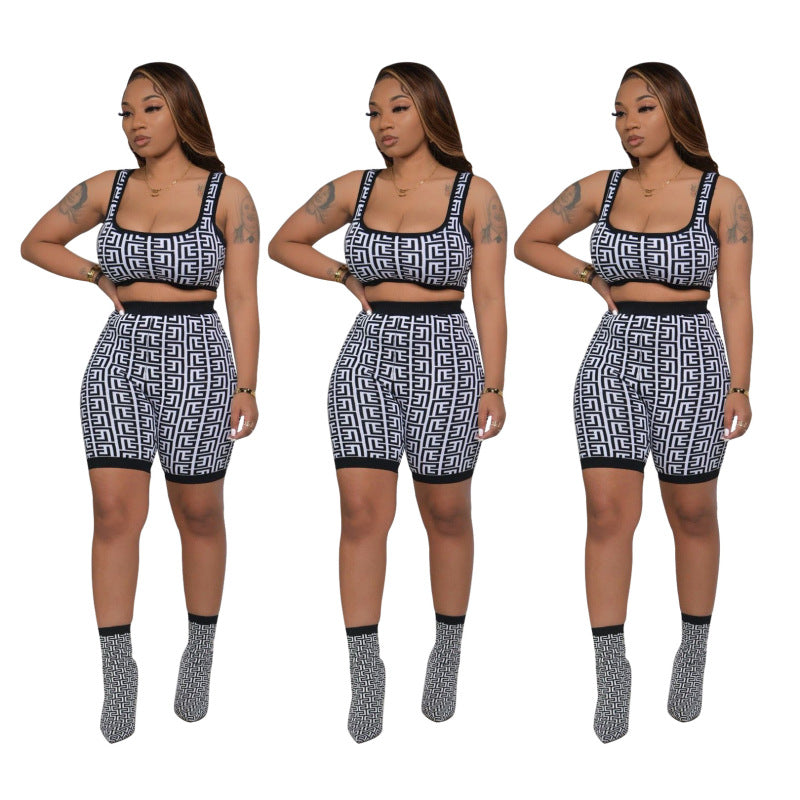 Conjunto de camiseta sin mangas corta informal y pantalones cortos ajustados para mujer