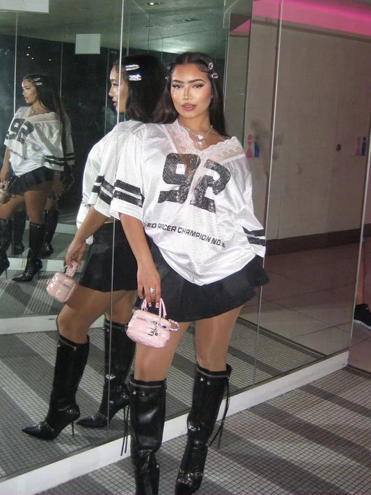 Camiseta informal holgada de manga corta con cuello en V y encaje con estampado digital para mujer