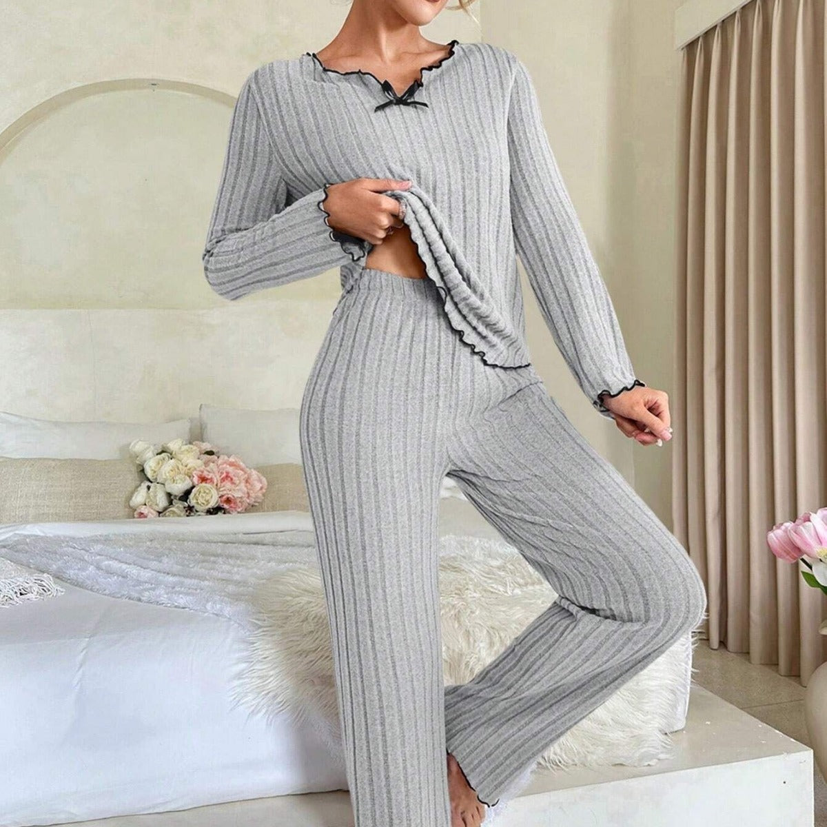Conjunto de pijama largo de dos piezas con orejas de madera de color liso para mujer