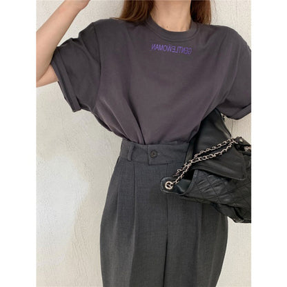 Camiseta informal de manga corta con cuello redondo y estampado de letras en color liso para mujer