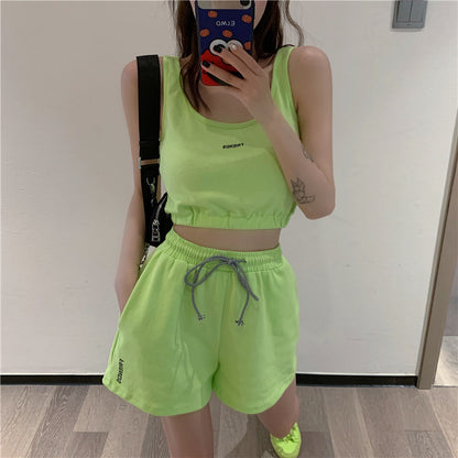 Conjunto deportivo informal de moda para mujer, con camiseta sin mangas y pantalones cortos con cuello en U