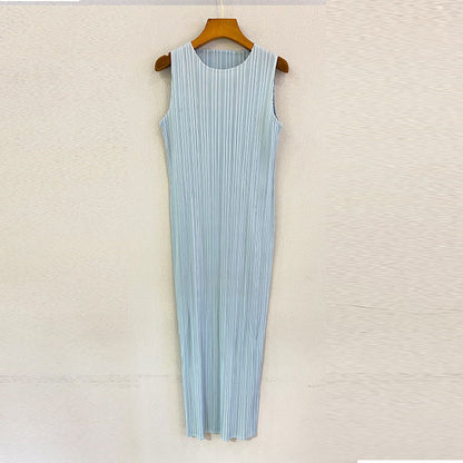 Vestido largo minimalista informal de color liso, suave, sin mangas, con cuello redondo y pliegues para mujer