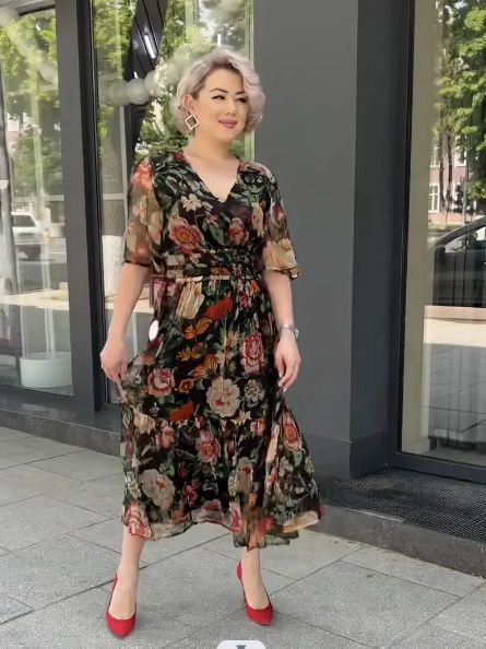 Vestido informal de manga corta con cuello en V y estampado floral para mujer, talla grande