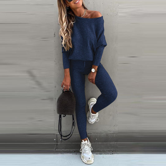 Conjunto de dos piezas formado por top y pantalón ajustado, manga larga, hombros descubiertos, color liso, informal, a la moda para mujer