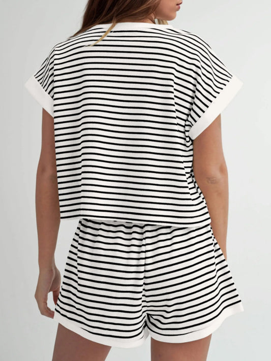 Conjunto de dos piezas de camiseta de manga corta con rayas de contraste de color para mujer