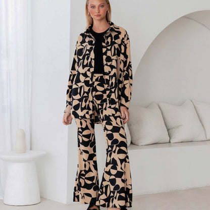 Conjunto de pijama holgado con estampado de diseño informal para mujer