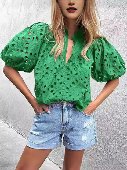 Blusa informal de verano con mangas abullonadas y cuello en V para mujer, con encaje calado y bordado