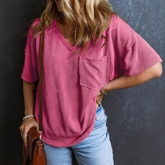 Camiseta informal de manga corta con cuello en V y bolsillo con hilo de color liso para mujer