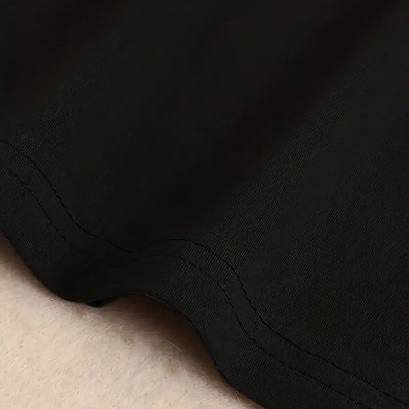 Conjunto de dos piezas de camiseta y pantalones cortos de manga corta con estampado gráfico informal de talla grande para mujer
