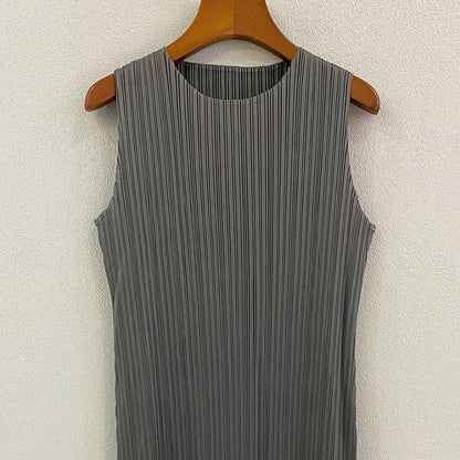 Vestido largo minimalista informal de color liso, suave, sin mangas, con cuello redondo y pliegues para mujer
