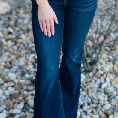 Vaqueros ajustados y acampanados informales de moda para mujer