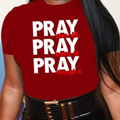 Camiseta informal holgada de talla grande para mujer, cuello redondo, manga corta, estampado gráfico de palabra "pray"