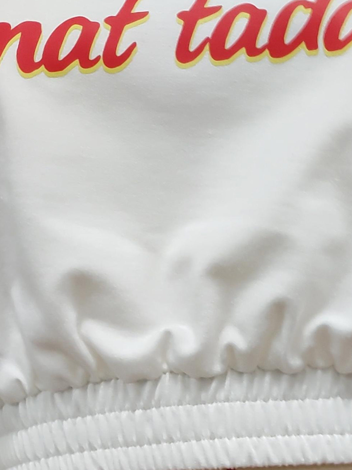 Conjunto de dos piezas de camiseta de manga corta con estampado de letras y falda informal de verano