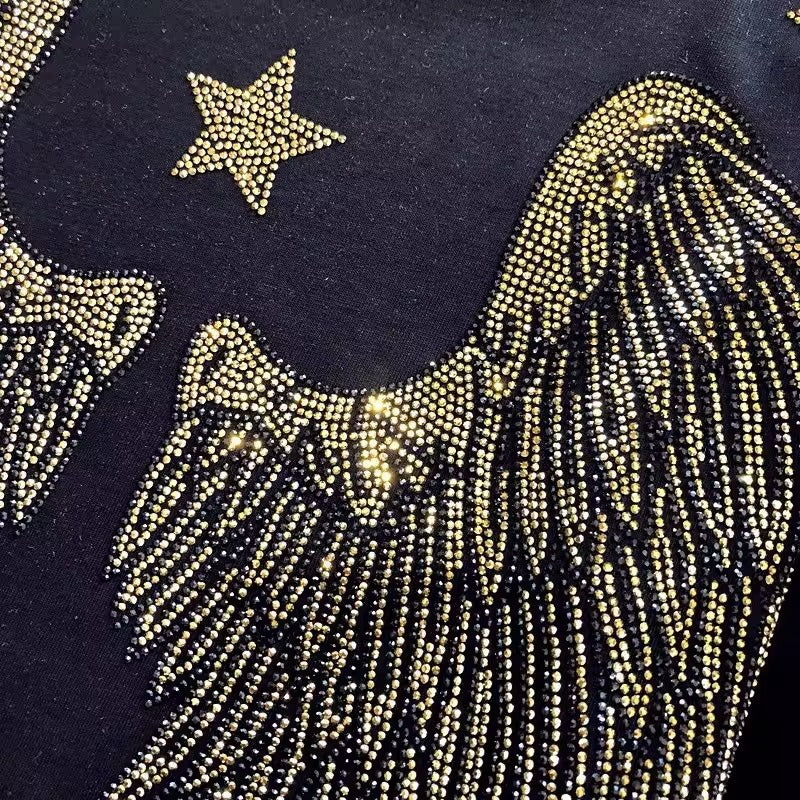 Camiseta informal de manga corta con cuello redondo y estampado de letras de tigre y diamantes de imitación para mujer