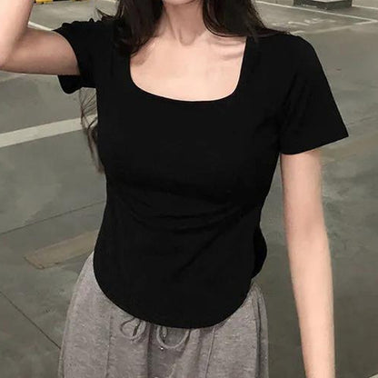 Camiseta informal de manga corta irregular con cuello en U y color liso para mujer