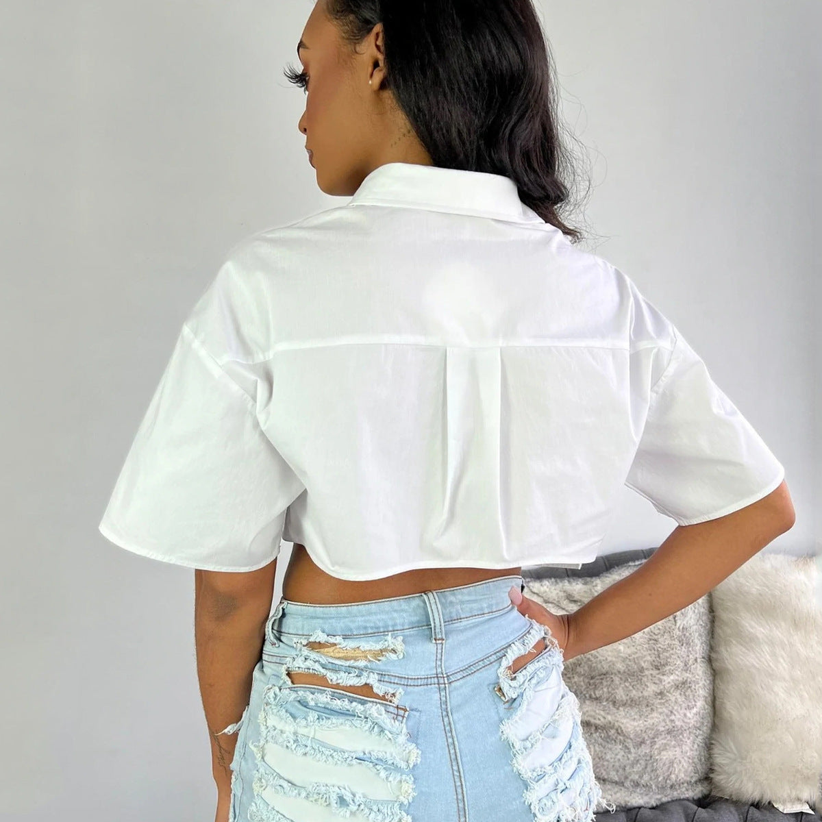 Blusa informal de manga corta con solapa irregular para mujer