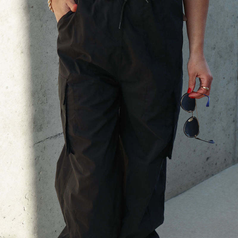 Pantalones cargo holgados e informales a la moda para mujer