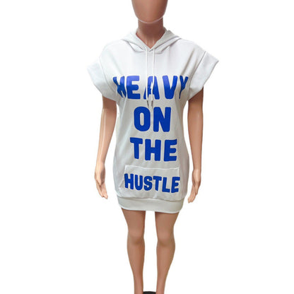 Vestido informal atrevido con estampado de letras, capucha, mangas cortas y bolsillos para mujer