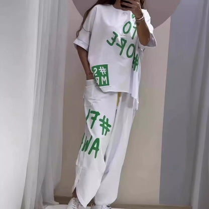 Conjunto de dos piezas de top y pantalón de manga corta con cuello redondo y estampado de letras para mujer