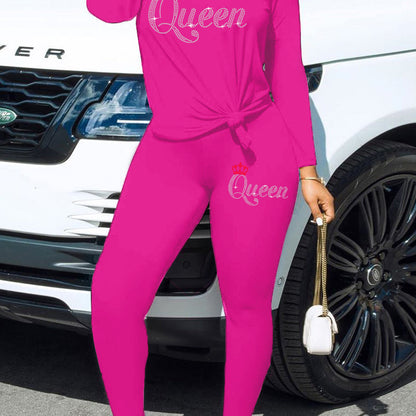 Conjunto de dos piezas de top y pantalones ajustados de manga larga con cuello redondo y corona con letras de reina y diamantes de imitación para mujer