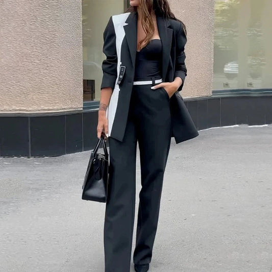 Conjunto de dos piezas de chaqueta y pantalón recto con bloques de color blanco y negro para mujer