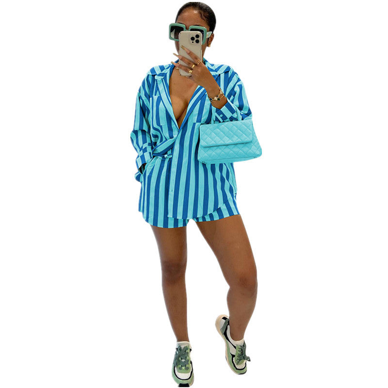 Conjunto de dos piezas de camisa de manga larga a rayas informal con tirantes y pantalones cortos para mujer