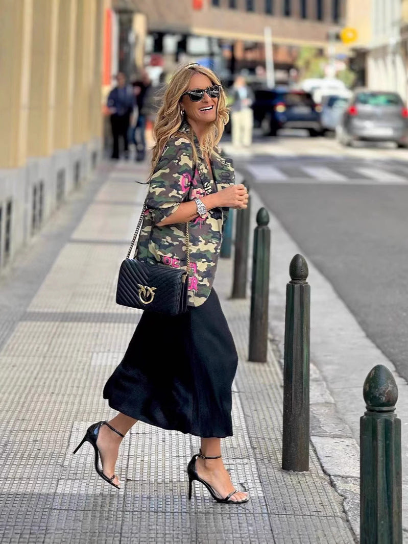 Chaqueta informal de camuflaje con botones de solapa para mujer