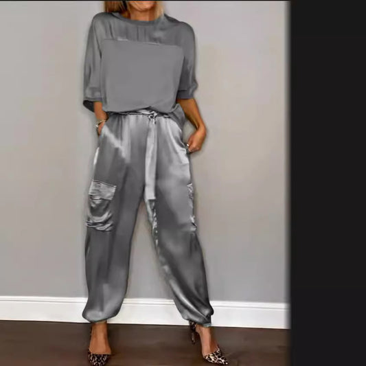 Conjunto de dos piezas de top y pantalón de manga corta de satén liso informal a la moda para mujer