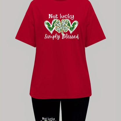 Conjunto de dos piezas de camiseta y pantalones cortos de manga corta con estampado de letras de San Patricio y corazón para mujer