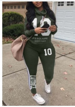 Conjunto de dos piezas de top y pantalón de manga larga con estampado alfanumérico de talla grande informal para mujer