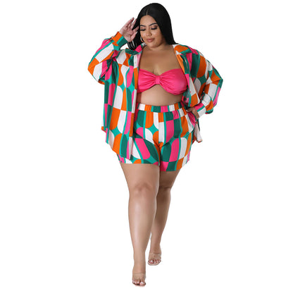 Conjunto de dos piezas de camisa y pantalones cortos de manga larga con solapa y estampado floral geométrico informal de talla grande para mujer