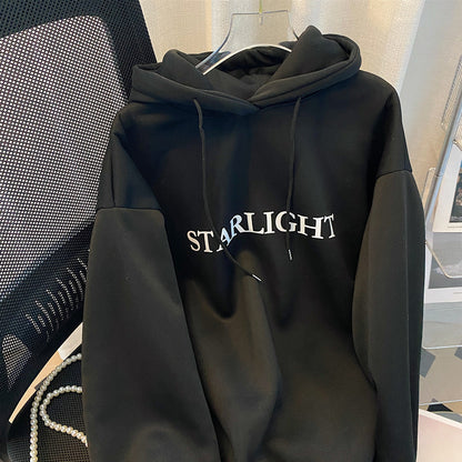 Vestido con capucha de manga larga con estampado de letras sueltas e informales para mujer de otoño e invierno