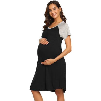 Vestido informal de manga corta con cuello redondo y costuras para embarazadas.