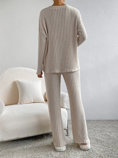 Conjunto de dos piezas de top y pantalones rectos de manga larga de punto con cuello en V informal para mujer