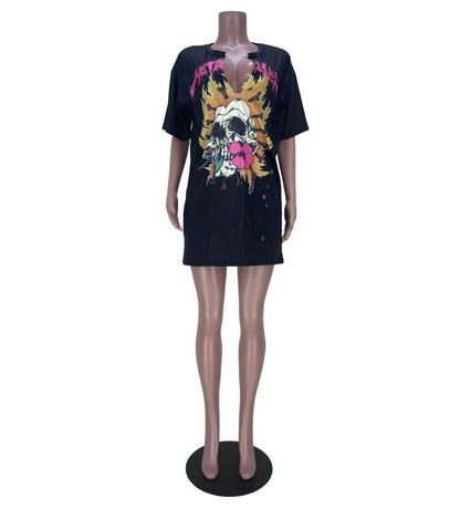 Camiseta informal de manga corta con abertura lateral y estampado gráfico atrevido para mujer