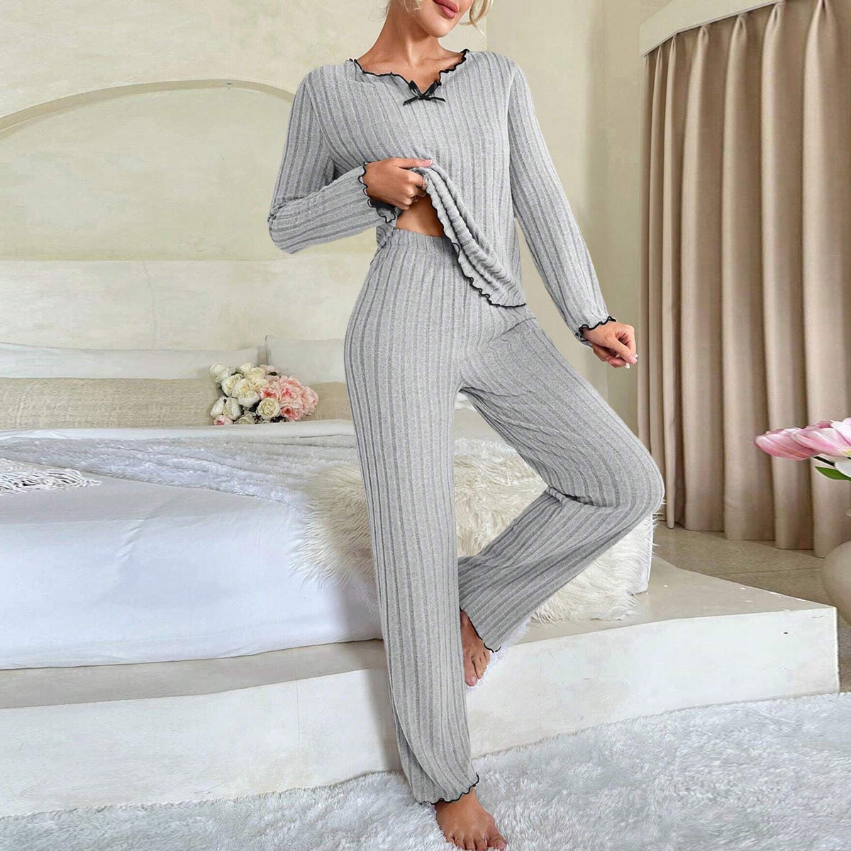 Conjunto de pijama largo de dos piezas con orejas de madera de color liso para mujer