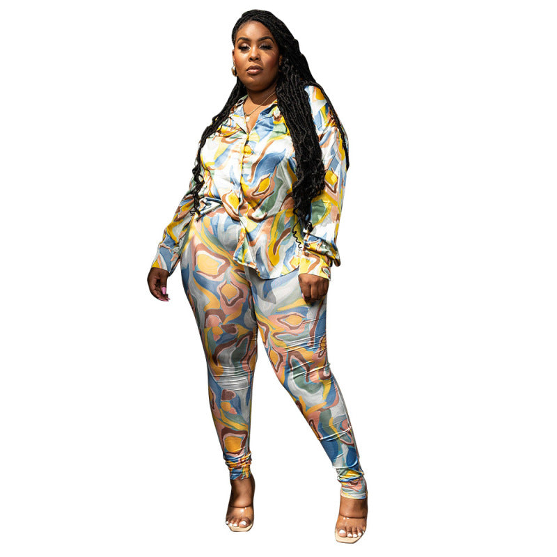 Conjunto informal de dos piezas con top y pantalón de manga larga con solapa de satén estampado para mujer, talla grande