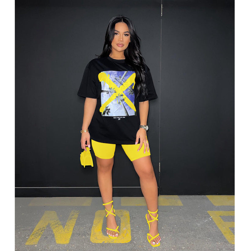 Conjunto deportivo informal de dos piezas con camiseta de manga corta y estampado gráfico para mujer