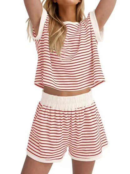 Conjunto de dos piezas de camiseta de manga corta con rayas de contraste de color para mujer