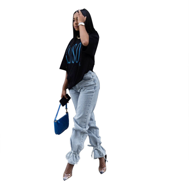 Vaqueros ajustados con volantes de color liso para mujer