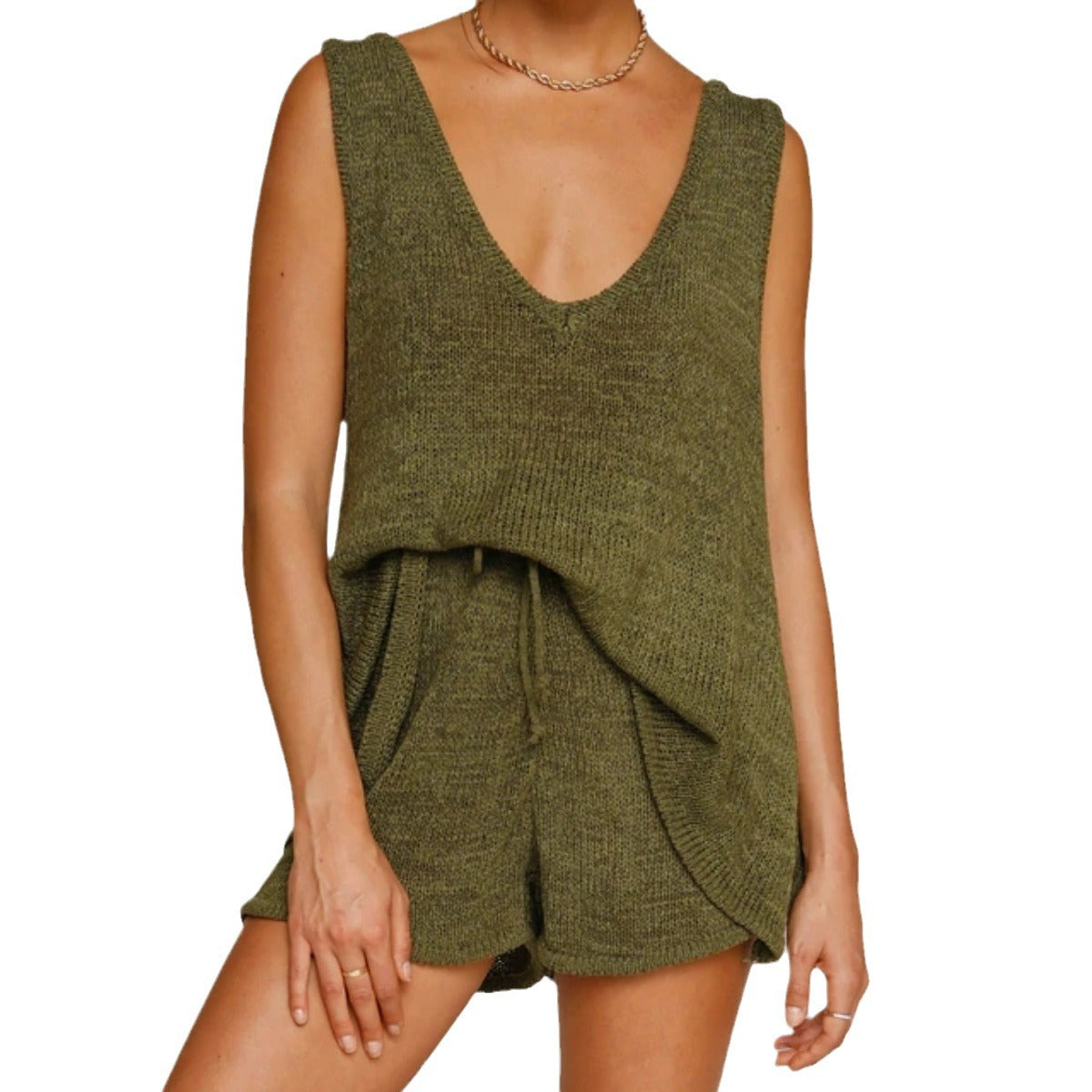 Conjunto de dos piezas formado por top y pantalón corto, sin mangas, cuello en V y tejido informal de verano para mujer