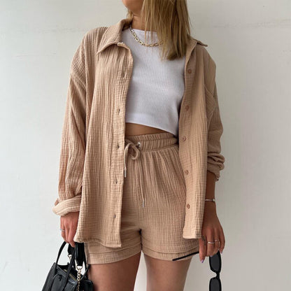 Conjunto informal de dos piezas para mujer, con solapa plisada, manga larga y pantalones cortos de cintura alta, color liso