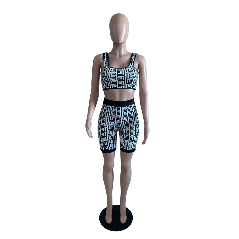 Conjunto de camiseta sin mangas corta informal y pantalones cortos ajustados para mujer