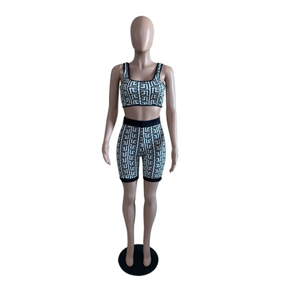 Conjunto de camiseta sin mangas corta informal y pantalones cortos ajustados para mujer