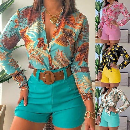 Conjunto de dos piezas de camiseta y pantalones cortos con cuello alto, estampados y manga larga para mujer