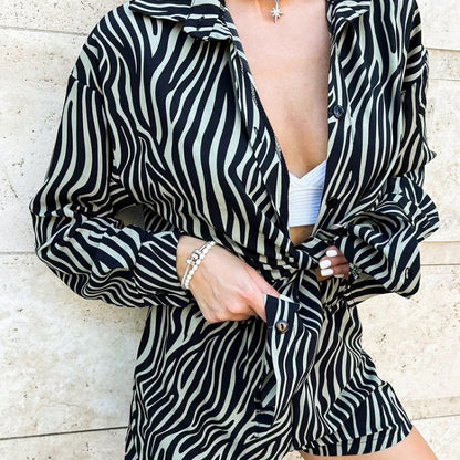 Conjunto informal de dos piezas para mujer, camisa de manga larga con botones y pantalones cortos con estampado de rayas a la moda