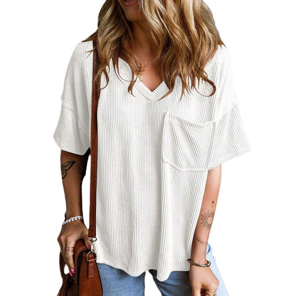 Camiseta informal de manga corta con cuello en V y bolsillo con hilo de color liso para mujer
