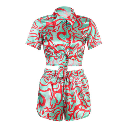 Conjunto informal de 2 piezas con top de manga corta estampado y pantalones cortos con cintura elástica