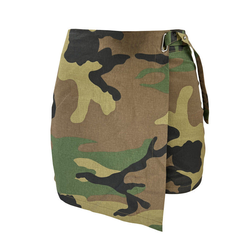Culottes irregulares con estampado de camuflaje informal a la moda para mujer